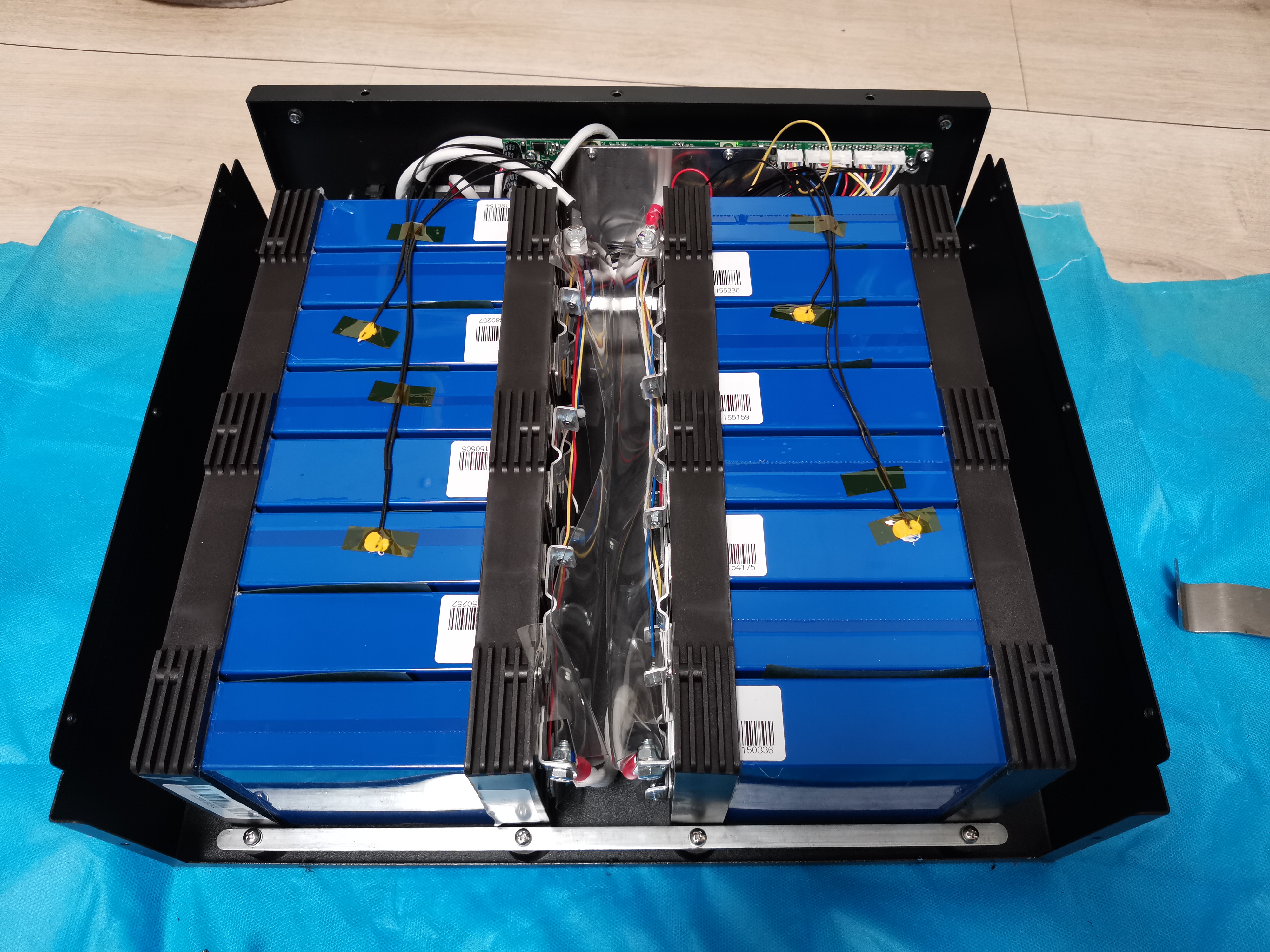 磷酸铁锂做三轮车电池,给电动三轮做一个磷酸铁锂电池