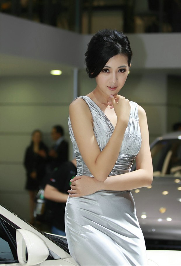 顶级豪车最美车模,宝马车模完美身材