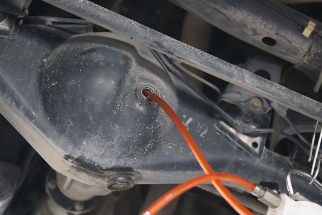 经典老车丰田lc90翻新复活,老款普拉多120翻新