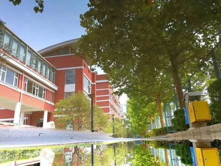 北京丰台十二中丽泽国际学校,北京丰台十二中一本211率