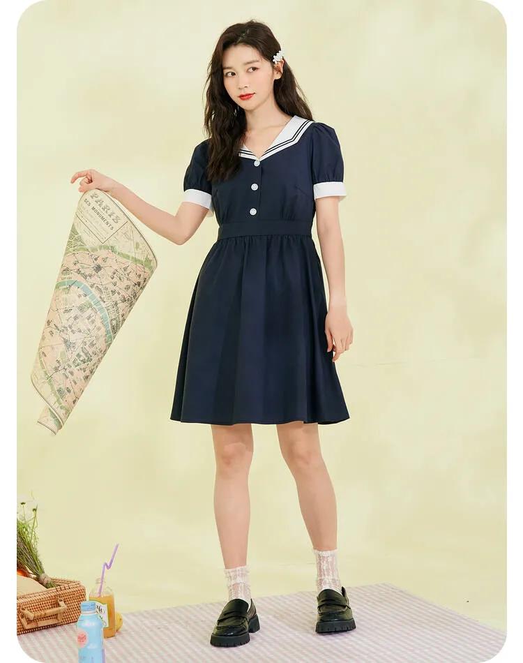 超减龄穿搭法则被杨超越狠狠拿捏,杨超越水手服穿搭