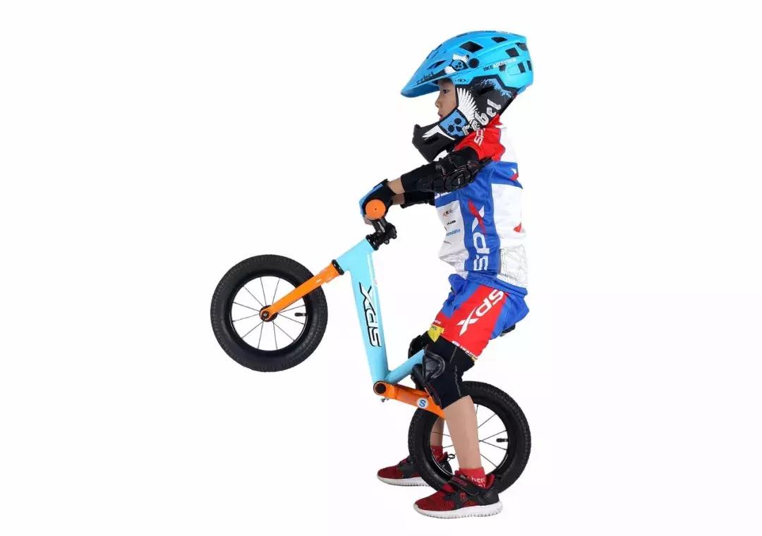 儿童滑步车教学教案,儿童滑步车骑行姿势练习