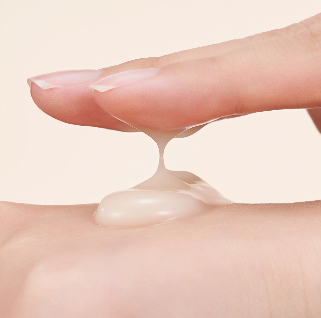 每天美白皮肤还是越来越黑,一直在美白却越来越黑的原因