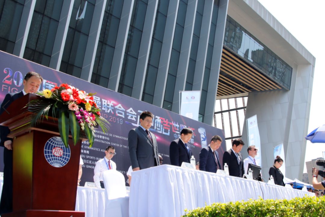 跑酷比赛高手视频,跑酷高手齐聚重庆