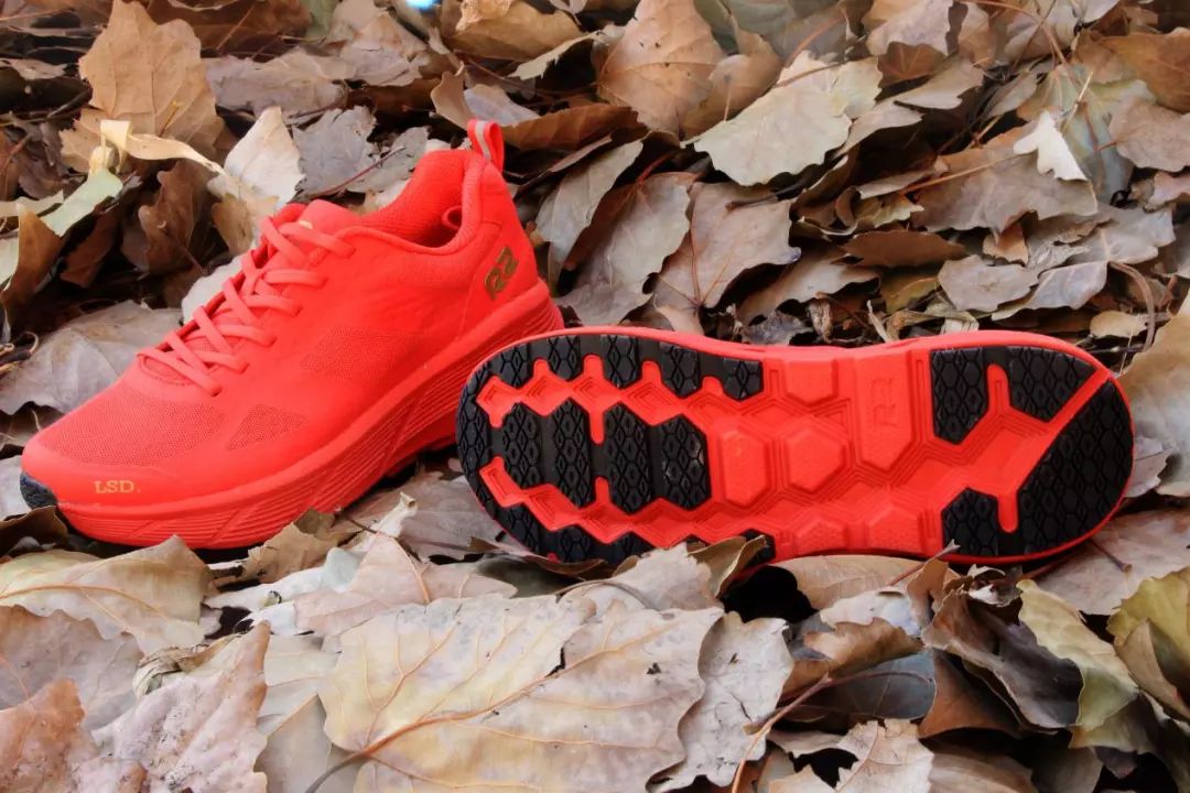长距离跑步首选，为你的跑步增色：R2赤道LSD跑鞋评测
