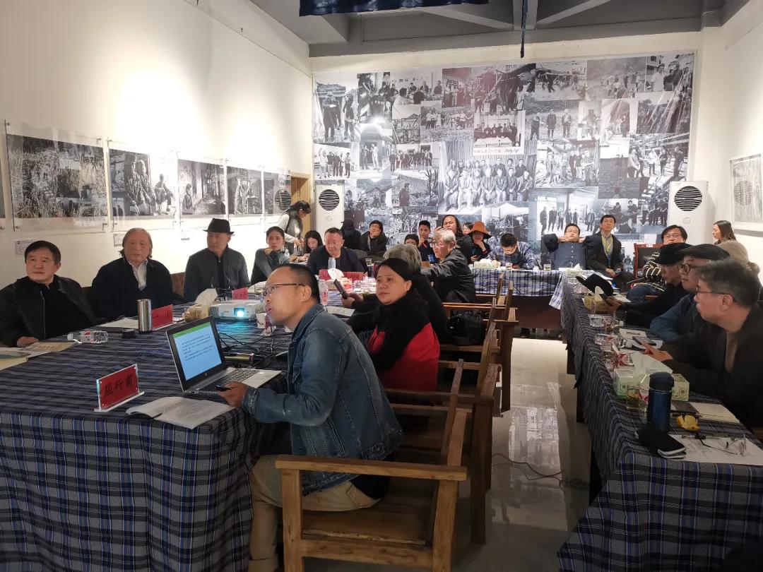 娲睙鑹烘湳璁哄潧,娲睙鏍囧織璁捐