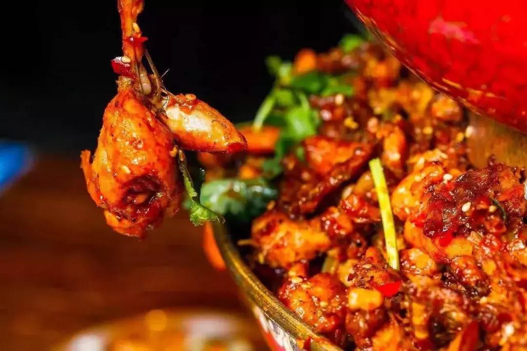 最火爆的炭火牛蛙锅10元,蛙锅牛蛙