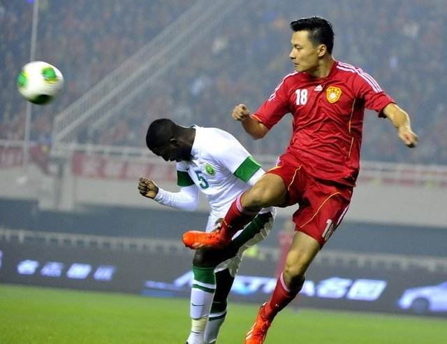 郜林破僵局恒大显霸气,郜林斯曼足球