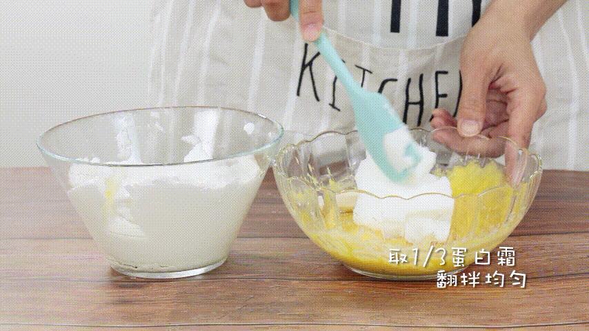 烤箱版蛋糕胚蛋白打发状态,烤箱奶香蛋糕的做法