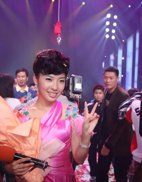 励志歌手徐丹完整版,乘风踏浪励志歌曲