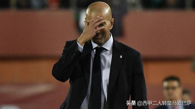 锡安右膝受伤视频,曝锡安缺席部分训练