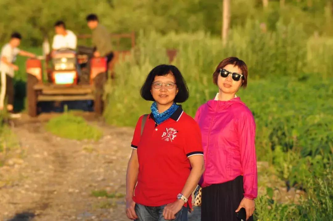 几个闺蜜自驾游的视频,一群闺蜜旅行视频