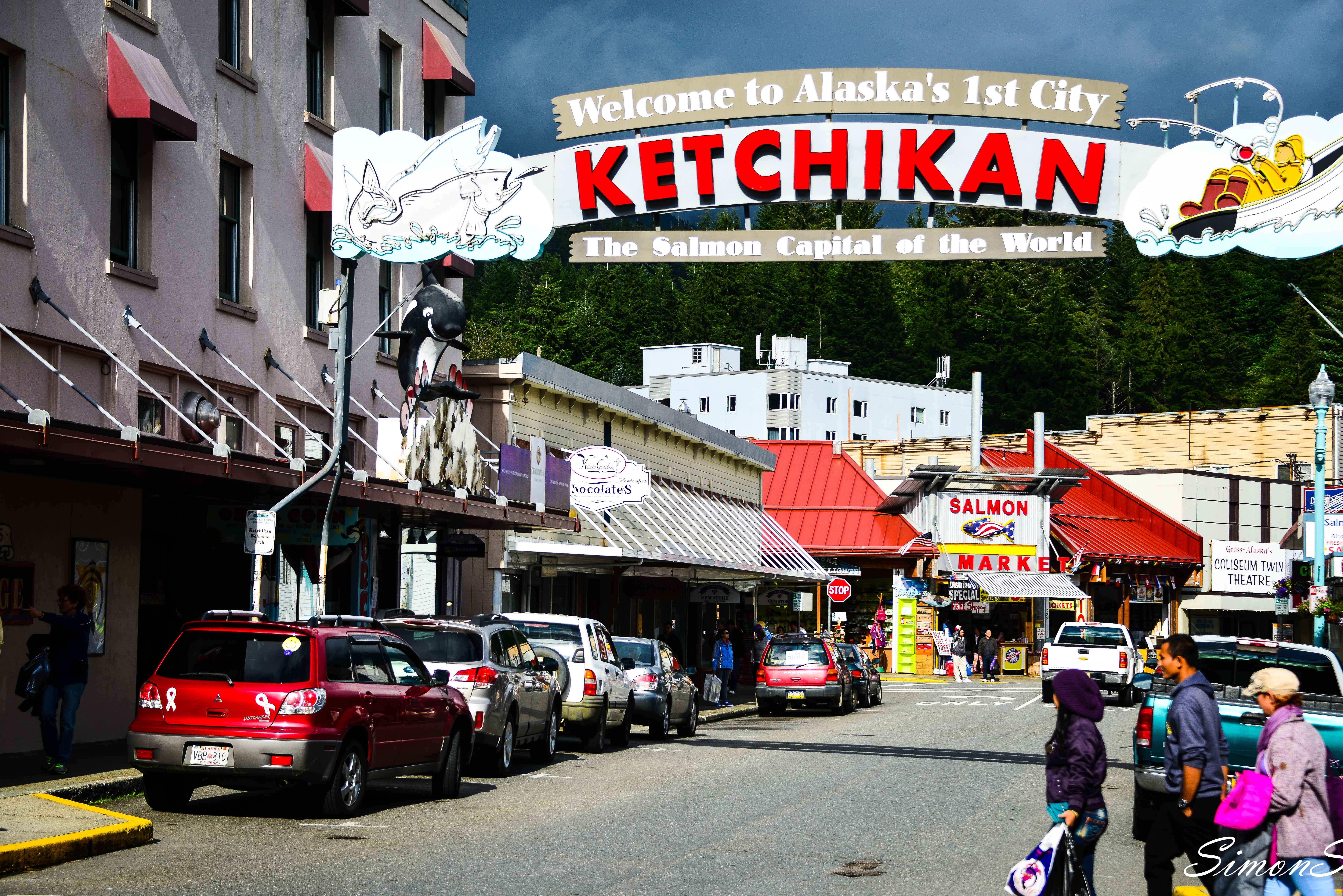 阿拉斯加：男人和三文鱼都赶来配种的“*灯区红**“