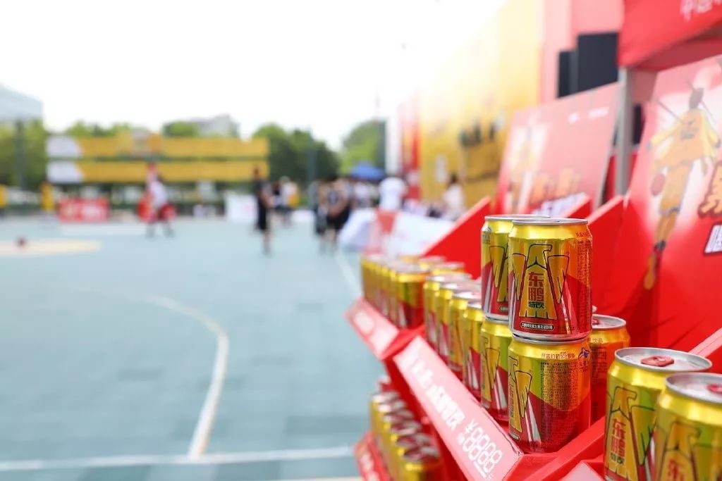 功能饮料江湖鏖战：健力宝含恨没落，东鹏特饮欲执牛耳