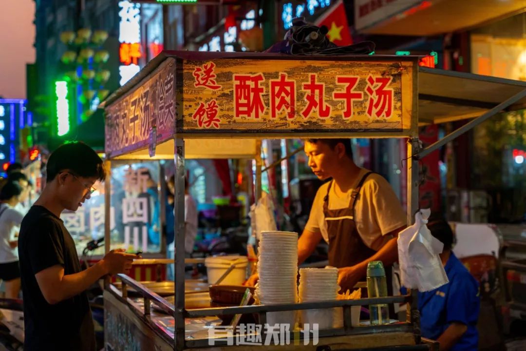 龙湖宝相寺里面有什么,龙湖宝相寺都有什么好吃的