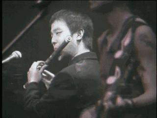 49岁窦唯和自己铁粉三婚俗掉了？这位“王菲前夫”从没成过仙啊！