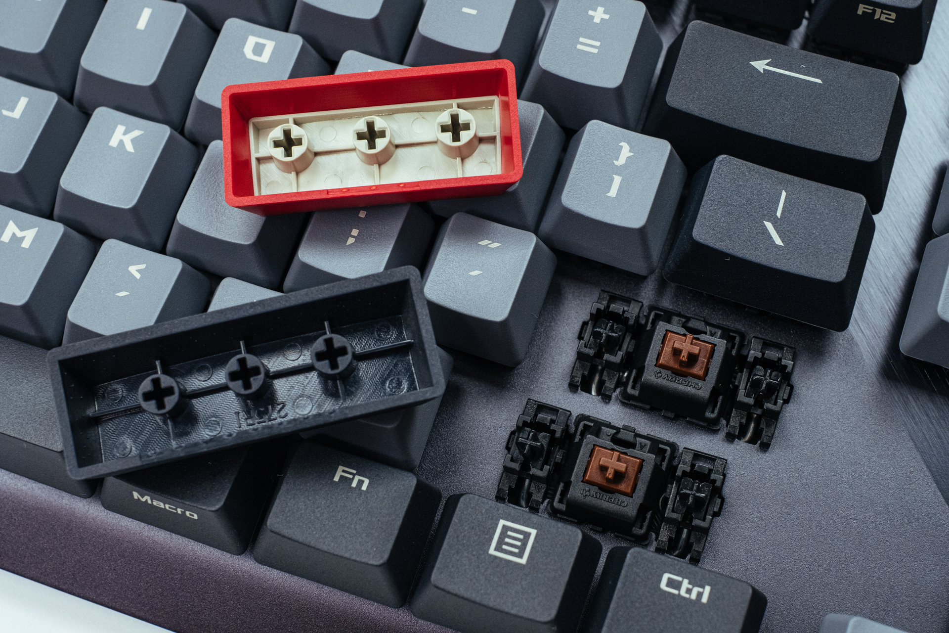 rog游侠竞技版红轴机械键盘评测,rog游侠rx键盘pbt版