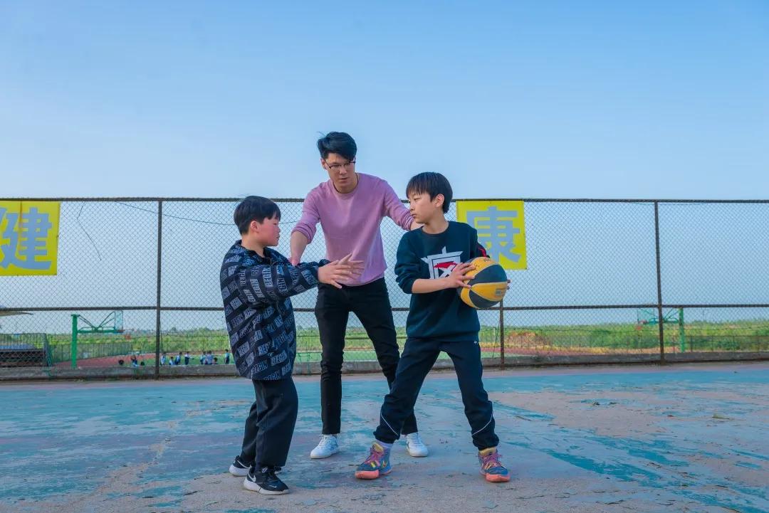 足球、跆拳道、葫芦丝、舞蹈唐河育才实验学校兴趣班趣味无极限