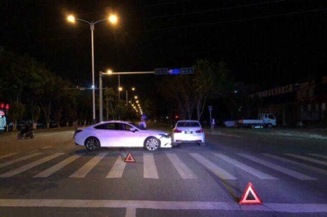 马自达6和宝马3系,新款宝马三系被撞图片