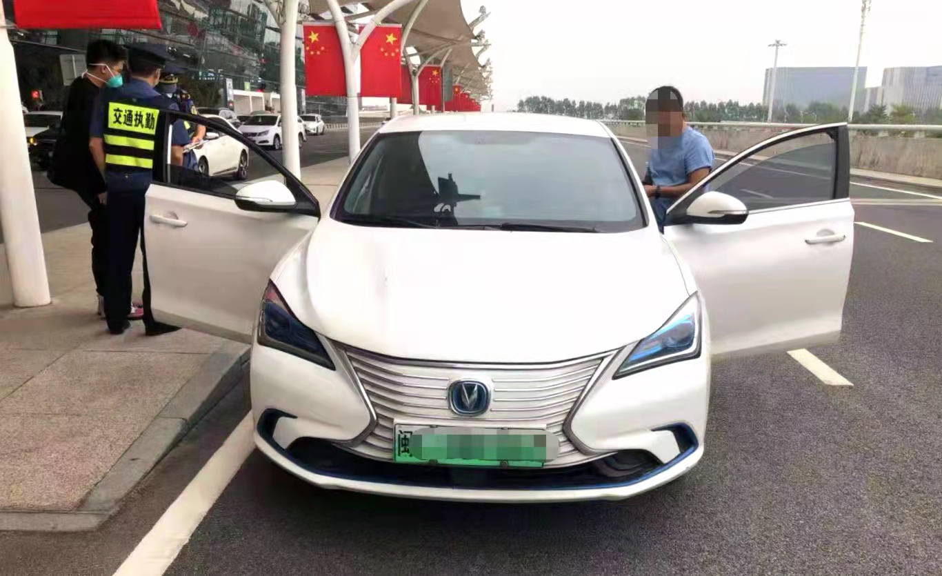 网约车违规巡游揽客的处罚,厦门非法网约车