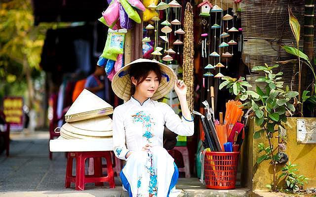 中越边境一河之隔越南美女,与越南一水之隔