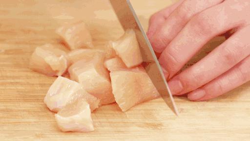 博美狗狗美毛的食物有哪些,博美犬吃什么毛发长得好