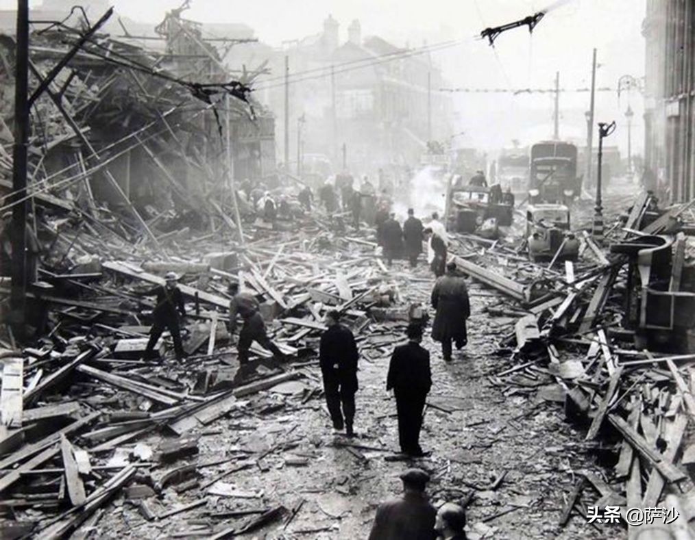 2万奴工死于导弹制造：1944年9月8日纳粹首次发射V2火箭