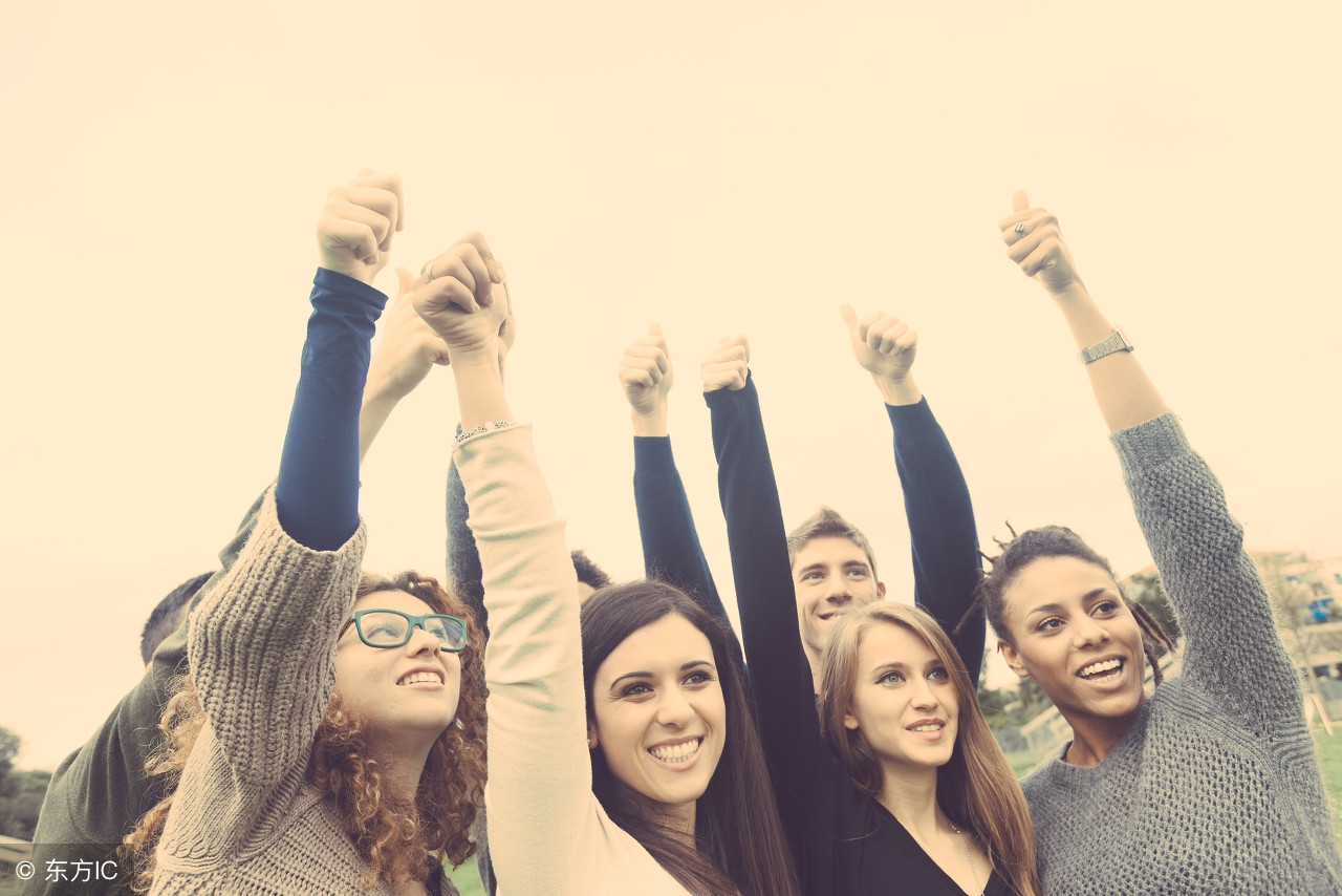 两个人在一起没话聊了怎么办,两个人没话说了还有必要在一起吗