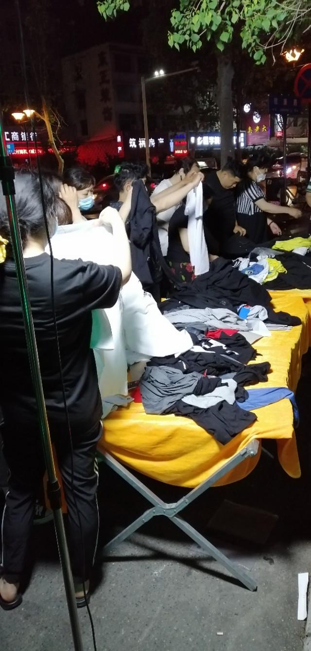 比较贵的运动品牌服装,价格亲民的国产运动服装品牌