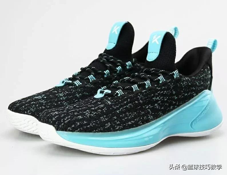 克莱汤普森回归首秀穿什么鞋 (克莱汤普森复出首秀什么鞋)