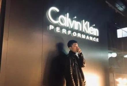 寸头好看的小哥哥,朱亚文行走的荷尔蒙寸头