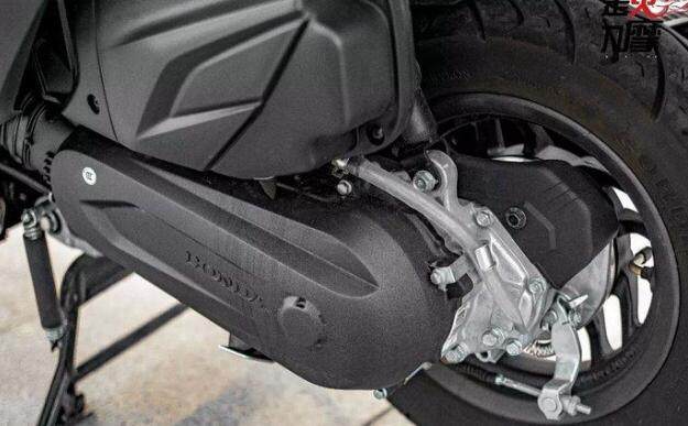 新大洲本田颜值高,新款新大洲本田裂行125踏板摩托车