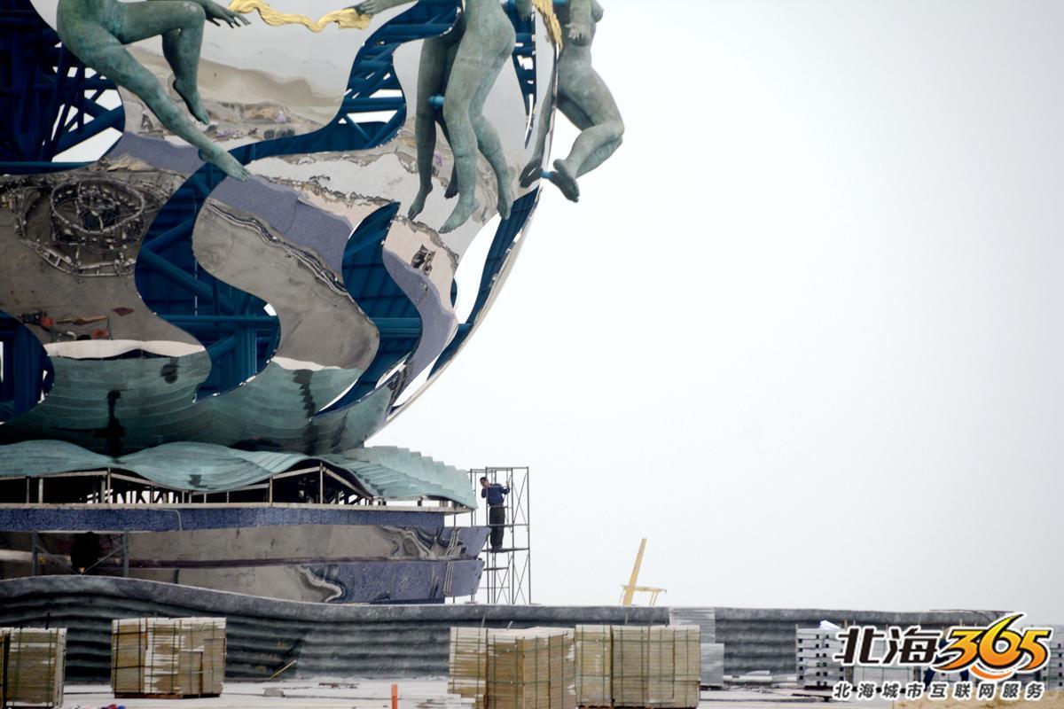 档次提升!北海新“潮”雕初见规模,台阶向海延伸呈现波浪形