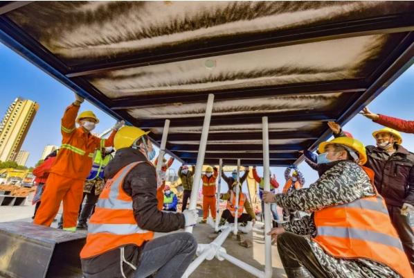 与时间赛跑与疫情较量,与疫情赛跑的中国