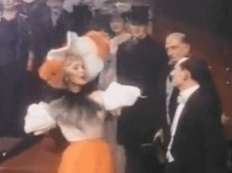 她被骂高级*女妓**，遭性侵生下女儿，69岁嫁给王子，却悲惨而死