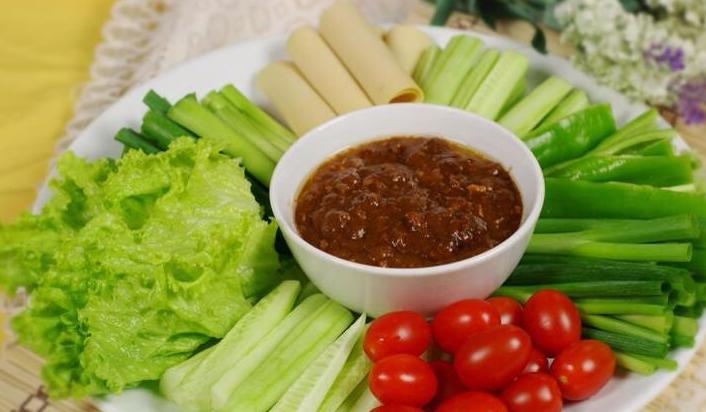 为什么东北人那么爱吃东北大酱,为什么说东北大酱一般人吃不下去