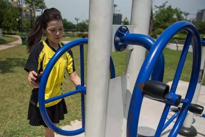 越南最美的女模特跳舞,越南最美新娘舞蹈