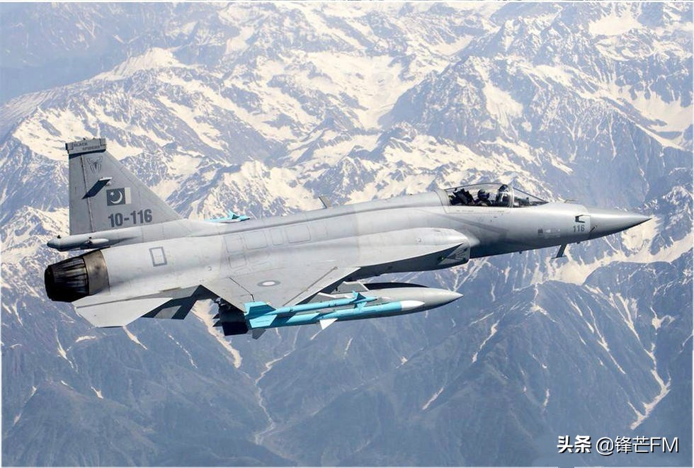 制造不了战机有多惨？阿根廷FA-50战机黄了，枭龙机会来了？