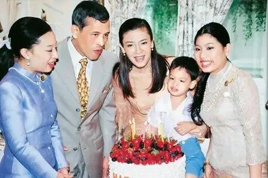 苏提达的九枚勋章,苏提达新头衔