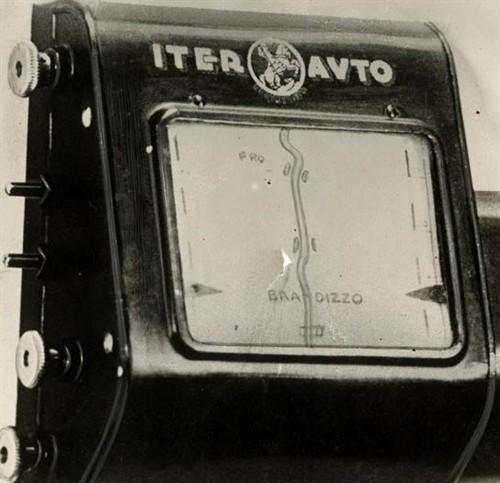 开车手机导航和carplay哪个好用,开车导航用手机还是车机屏好