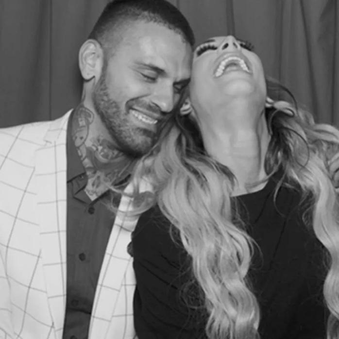 曾被摔角男友家暴，真性情的性感酒庄主人