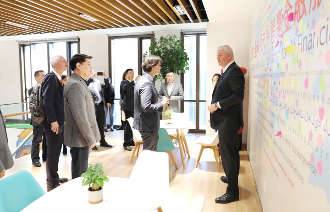 这家银行,这家银行是假的