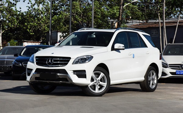 奔驰ml40019万公里值得入手吗,奔驰ml400现在售价多少