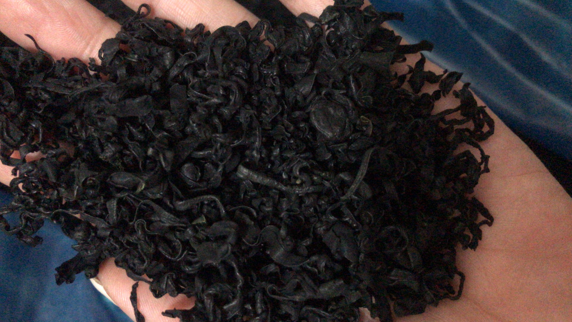 海洋特产螺旋藻怎么做好吃,深海螺旋藻凉拌怎么做