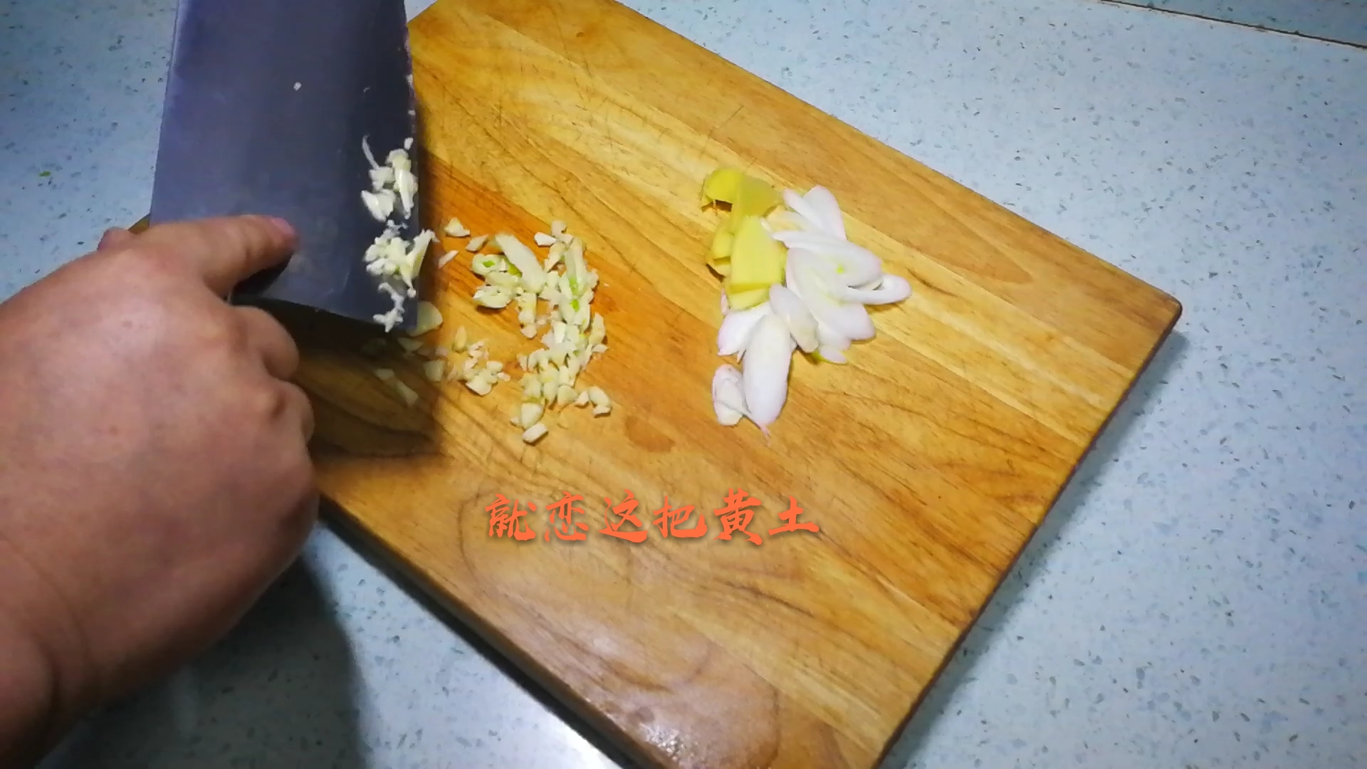 做焖面老是糊是怎么回事,西红柿土豆焖面怎么不糊锅