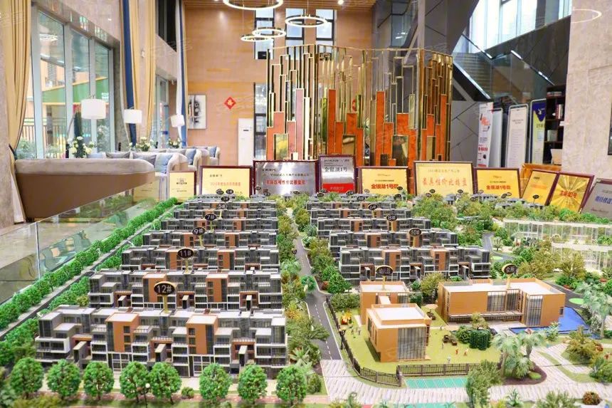 湖了！金银湖边晃一圈，8大高性价比楼盘，今天做个了断