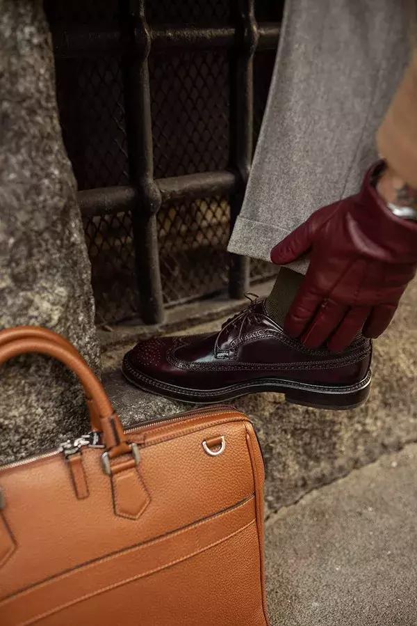 脚大不穿尖头皮鞋,脚大不怕鞋松