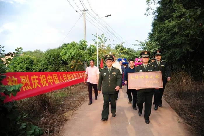 喜报我县两名现役军人荣获三等功,南陵县三等功现役军人送喜报