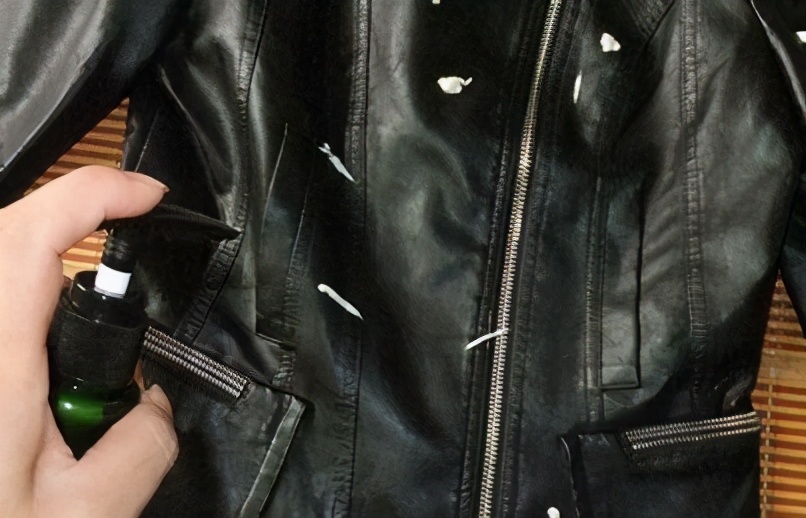 皮衣送去清洗价格多少,皮衣拿去干洗店洗多少钱