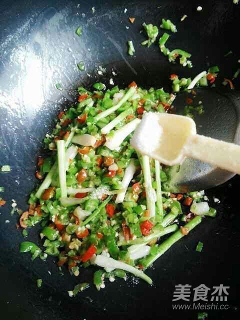 无论吃什么鱼，别再加料酒了，学会“这一招”，鲜嫩不腥还不粘锅